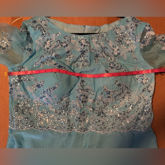 Elegant Blue Sparkly Embroidered 3-Piece Set - Picture 8 of 10